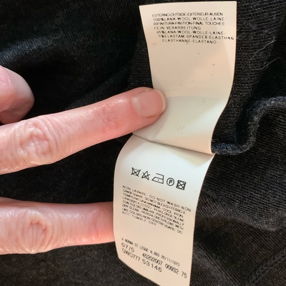 Italian-made grey V neck wool sweater - Picture 6 of 12